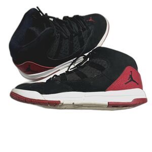 Air Jordan Aura Max Sneakers Tennis Shoes AQ9216-023 Red & Black Boys sz 3 Y